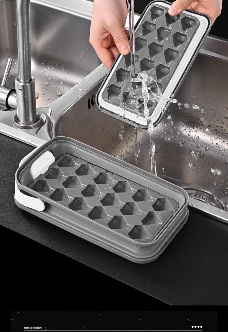 Diamond Shape Ice Maker 18 Ice Cube Mold Foldable Ice Kettle Two-in-one Multi-function Ice Tub Kitchen Bar Gadgets Box