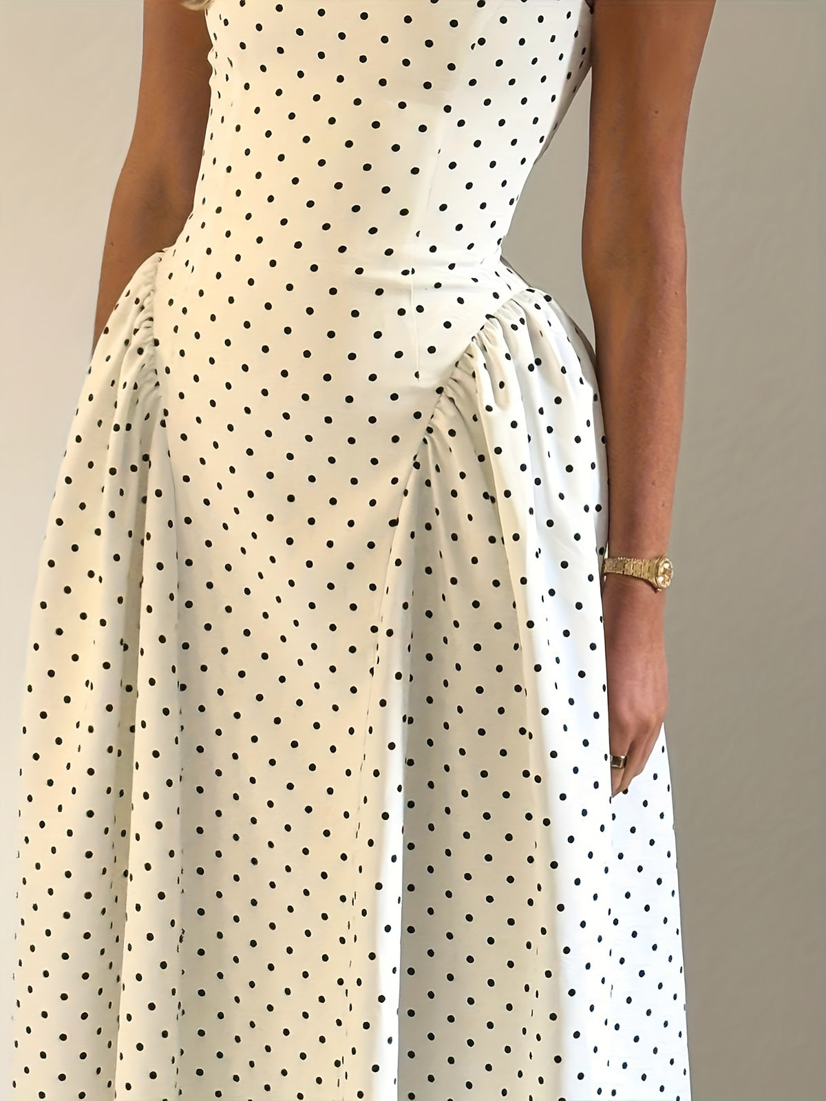 Women's New Polka Dot Long Dress with Round Neck, Waist-Cinching, Street Style, Instagram-Inspired